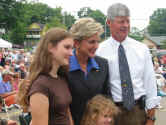 Governor_Granholm_Congressman_Stupak_summer_2005.jpg (190849 bytes)